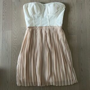 Pleated Strapless Dress 💗